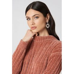 Kolczyki damskie: NA-KD Accessories Wiszące kolczyki Flower – Gold