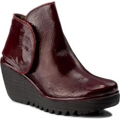 Botki FLY LONDON - Yogi P500046068 Cordoba Red. Czerwone botki damskie na obcasie marki QUECHUA, z gumy. W wyprzedaży za 309,00 zł.