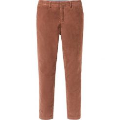 Spodnie sztruksowe chino Regular Fit bonprix beżowy. Brązowe spodnie męskie bonprix, do pracy, m, bez wzorów, ze sztruksu, sportowe. Za 134,99 zł.