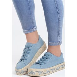 Niebieskie Espadryle Hanging Basket. Niebieskie espadryle damskie Born2be, bez wzorów, z denimu, bez obcasa, na platformie. Za 79,99 zł.