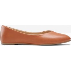 Baleriny bonprix koniakowy. Pomarańczowe baleriny damskie bonprix, bez wzorów, eleganckie, bez obcasa. Za 74,99 zł.