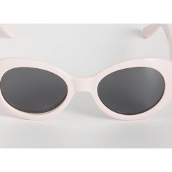 Okulary przeciwsłoneczne retro - Różowy. Różowe okulary przeciwsłoneczne damskie marki Sinsay. Za 19,99 zł.
