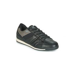 Buty Umbro GARENTON. Czarne trampki męskie Umbro, bez wzorów, bez zapięcia. Za 152,20 zł.