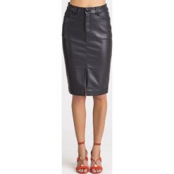 SPÓDNICA Emporio Armani. Czarne spódniczki damskie Emporio Armani, na imprezę, xxs, z aplikacjami, z elastanu, midi, dopasowane. Za 407,40 zł.