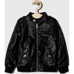Blukids - Kurtka dziecięca 140-170 cm. Czarne kurtki chłopięce Blukids, bez wzorów, z poliesteru, krótkie, bez kaptura. W wyprzedaży za 79,90 zł.