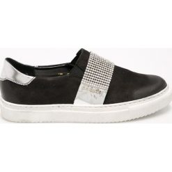 Carinii - Buty. Czarne trampki i tenisówki damskie marki Carinii, bez wzorów, ze skóry, bez zapięcia. W wyprzedaży za 199,90 zł.