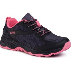 Trekkingi ELBRUS - Gezli Wo's Black/Carbon Grey/Bubblegum. Czarne trapery damskie ELBRUS, z tworzywa sztucznego, sportowe, bez obcasa, bez zapięcia. Za 319,00 zł.