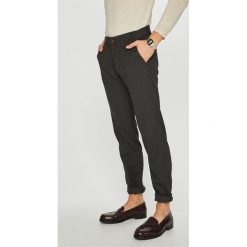 Pierre Cardin - Spodnie. Szare spodnie męskie marki Pierre Cardin, na co dzień, bez wzorów, z elastanu, casualowe. W wyprzedaży za 299,90 zł.