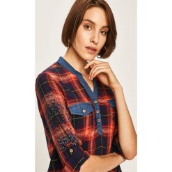 Desigual - Bluzka. Czerwone bluzki damskie Desigual, s, z aplikacjami, z wiskozy, ze stójką, z długim rękawem. W wyprzedaży za 199,90 zł.