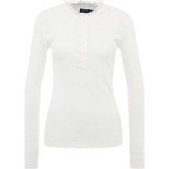 Polo Ralph Lauren Bluzka z długim rękawem collection cream. Białe bluzki damskie marki Polo Ralph Lauren, xs, bez wzorów, z bawełny, polo, z długim rękawem. Za 719,00 zł.