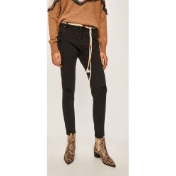 Answear - Jeansy. Czarne jeansy damskie ANSWEAR, s. W wyprzedaży za 69,90 zł.
