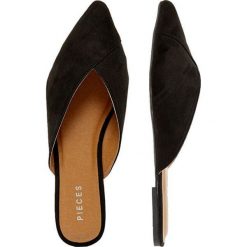 Pieces Damskie kapcie Cameo Sandal Black (rozmiar 36). Czarne kapcie damskie Pieces. W wyprzedaży za 51,00 zł.