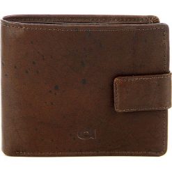 Portfel skórzany DAAG Alive P-05 vintage brązowy w pudełku - Brązowy. Pomarańczowe portfele męskie daag, bez wzorów, ze skóry. Za 139,99 zł.