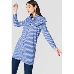 Koszule wiązane damskie: Glamorous Koszula z falbanką na ramionach – Blue,Multicolor