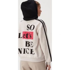 Bluza z kontrastowym kapturem - Kremowy. Białe bluzy damskie Sinsay, s, bez wzorów, bez rękawów. Za 59,99 zł.