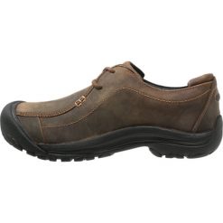 Keen PORTSMOUTH II Obuwie do biegania Turystyka dark earth. Brązowe buty sportowe męskie Keen, z gumy, do biegania. Za 459,00 zł.
