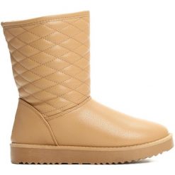 Camelowe Śniegowce Clumsy. Czarne buty zimowe damskie marki Kazar, z futra, przed kolano, na wysokim obcasie, na koturnie. Za 74,99 zł.