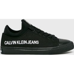 Calvin Klein Jeans - Tenisówki. Czarne trampki i tenisówki damskie Calvin Klein Jeans, bez wzorów, z jeansu, na sznurówki. W wyprzedaży za 329,90 zł.