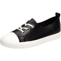 Czarne trampki, buty damskie McKeylor 12901. Czarne trampki i tenisówki damskie McKeylor, bez wzorów, na sznurówki. W wyprzedaży za 40,00 zł.