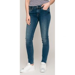 Pepe Jeans - Jeansy Lola. Niebieskie jeansy damskie skinny marki Pepe Jeans, z elastanu. W wyprzedaży za 199,90 zł.