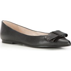 Buty damskie. Żółte baleriny damskie Wittchen, bez wzorów, ze skóry, klasyczne, bez obcasa. W wyprzedaży za 299,90 zł.