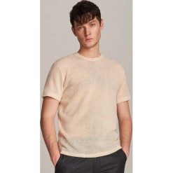 T-shirt z dzianiny swetrowej - Kremowy. Białe t-shirty męskie Reserved, xl, bez wzorów, z dzianiny, bez kołnierzyka. W wyprzedaży za 19,99 zł.