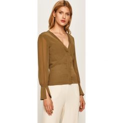 Patrizia Pepe - Koszula. Żółte bluzki damskie Patrizia Pepe, bez wzorów, z elastanu, eleganckie, bez kołnierzyka, z długim rękawem. W wyprzedaży za 699,90 zł.