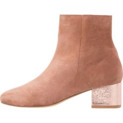 Buty damskie: mint&berry Botki rose