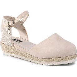 Espadryle XTI - 57189 Beige. Brązowe sandały dziewczęce Xti, ze skóry ekologicznej, bez zapięcia. W wyprzedaży za 119,00 zł.
