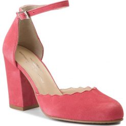 Półbuty BRENDA ZARO - T2525A Suede Fresa. Czerwone półbuty damskie skórzane marki Brenda Zaro, eleganckie, na obcasie. W wyprzedaży za 269,00 zł.