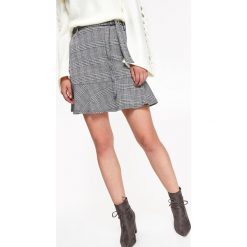 Spódnica damska z falbaną. Szare spódniczki damskie Top Secret, na co dzień, na zimę, bez wzorów, z tkaniny, eleganckie, krótkie, mini, dopasowane. W wyprzedaży za 39,99 zł.