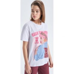 Koszulka z ilustracją - Biały. Białe t-shirty damskie marki Cropp, s. Za 39,99 zł.
