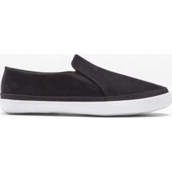 Buty wsuwane bonprix czarny. Czarne buty sportowe damskie bonprix, sportowe. Za 37,99 zł.