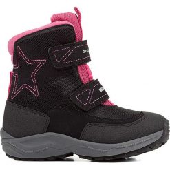 Botki zimowe "New Alaska" w kolorze czarno-różowym. Różowe buty dziewczęce zimowe Geox, bez zapięcia. W wyprzedaży za 209,95 zł.