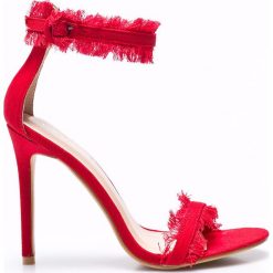 Public Desire - Sandały. Czerwone sandały damskie marki Public Desire, z denimu, na obcasie. W wyprzedaży za 79,90 zł.