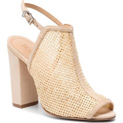 Sandały SCHUTZ - S 20148 0361 0001 U Natural/Vanilla II. Brązowe klapki damskie Schutz, bez wzorów, ze skóry, bez obcasa, na obcasie. Za 619,00 zł.