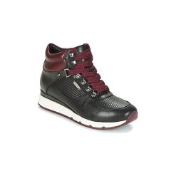 Buty Pikolinos MUNDAKA W0J. Czarne trampki i tenisówki damskie Pikolinos, bez wzorów, bez zapięcia. Za 433,30 zł.