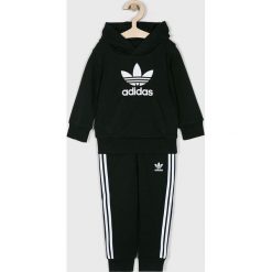 Adidas Originals - Dres dziecięcy 62-104 cm. Czarne spodnie chłopięce adidas Originals, bez wzorów, z bawełny. W wyprzedaży za 179,90 zł.