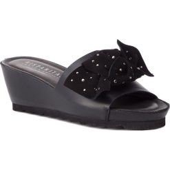 Klapki HISPANITAS - Vega HV98788 Black. Czarne klapki damskie Hispanitas, z aplikacjami, ze skóry, bez obcasa, na obcasie. W wyprzedaży za 289,00 zł.