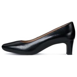 Geox czółenka damskie Vivyanne Mid 37 czarny. Czarne czółenka damskie Geox, bez wzorów, ze skóry, bez obcasa. W wyprzedaży za 299,00 zł.