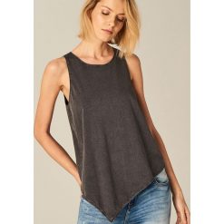 Topy damskie: Asymetryczny top – Szary
