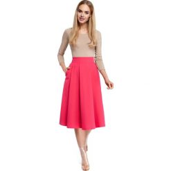 BELLA Spódnica midi z zakładkami i kieszeniami - różowa. Różowe spódniczki damskie Moe, s, bez wzorów, z elastanu, eleganckie, midi, rozkloszowane. W wyprzedaży za 119,00 zł.