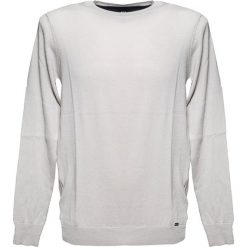 Sweter w kolorze jasnoszarym. Szare swetry męskie Pepe Jeans, Mexx, Pierre Cardin, m, bez wzorów, z bawełny, z okrągłym kołnierzem, bez kaptura. W wyprzedaży za 137,95 zł.