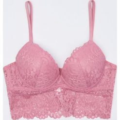 Biustonosz push-up z koronką - Różowy. Różowe biustonosze Sinsay, w koronkowe wzory, z koronki. Za 29,99 zł.