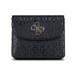 Guess Chic Shine Mini Cross body bag Czarny. Czarne torebki klasyczne damskie Guess, w paski, z materiału, bez dodatków. Za 516,95 zł.