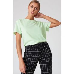NA-KD Basic T-shirt oversize - Green. Zielone t-shirty damskie marki NA-KD Basic, z bawełny. W wyprzedaży za 26,48 zł.