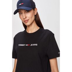 Tommy Jeans - T-shirt. Białe bluzki damskie Tommy Jeans, s, z nadrukiem, z bawełny, z okrągłym kołnierzem. Za 169,90 zł.
