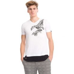 T-shirt w kolorze białym. Białe t-shirty męskie RNT23, xl, bez wzorów, z okrągłym kołnierzem. W wyprzedaży za 89,95 zł.