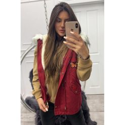 Kamizelka damska JESSY RED/WHITE. Czerwone kamizelki damskie Kamizelka damska JESSY RED/WHITE, s, bez wzorów. W wyprzedaży za 129,00 zł.
