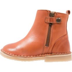 Young Soles WINSTON Botki marmalade. Pomarańczowe botki damskie skórzane marki Young Soles. W wyprzedaży za 204,50 zł.